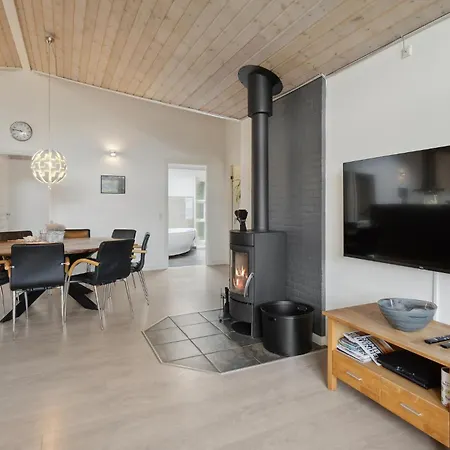 Dom wakacyjny Cozy In Toftlund With Kitchen Arrild
